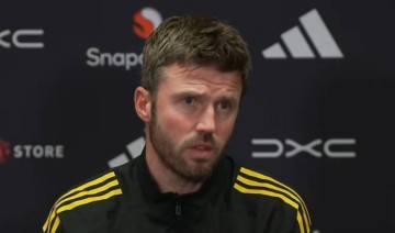 卡里克谈“挤地铁”：感觉过火了，之前还说禁区内不能碰别人