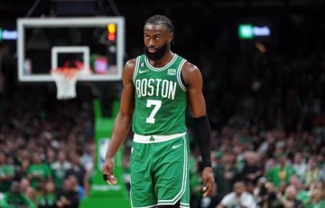 William Hill-布朗是绿军领袖 他的地位是不是已超越塔图姆了？