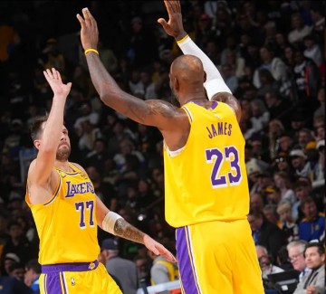 威廉希尔中国官方-狂野西部！西部第三至第七争夺超激烈 3队胜场数相同 湖人再进前6