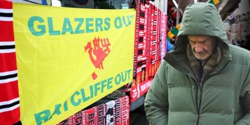 APP 威廉希指数-曼联球迷要求亿万富翁拉特克利夫退出俱乐部